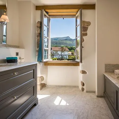 Sleeps 12 Pool Wifi *
